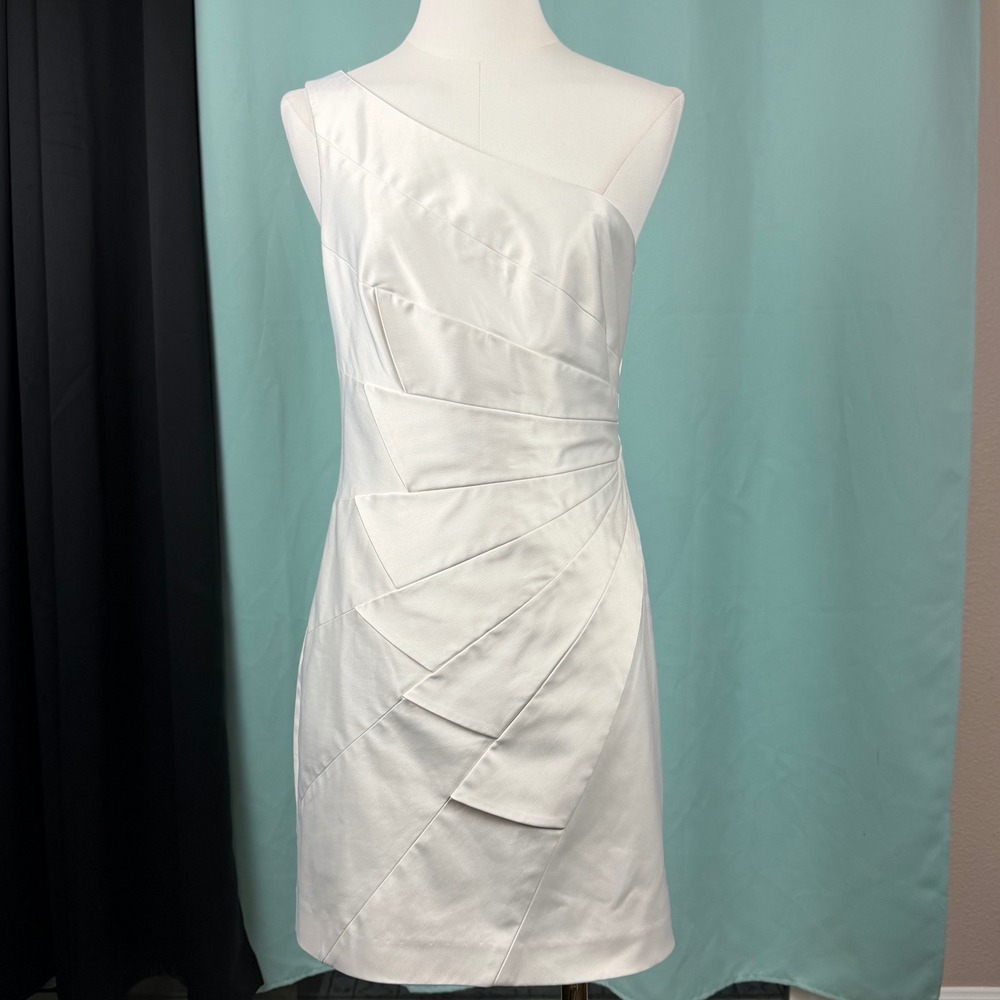 Laundry by Shelli Segal One Shoulder Cocktail Dress 4 Homecoming Wedding Guest